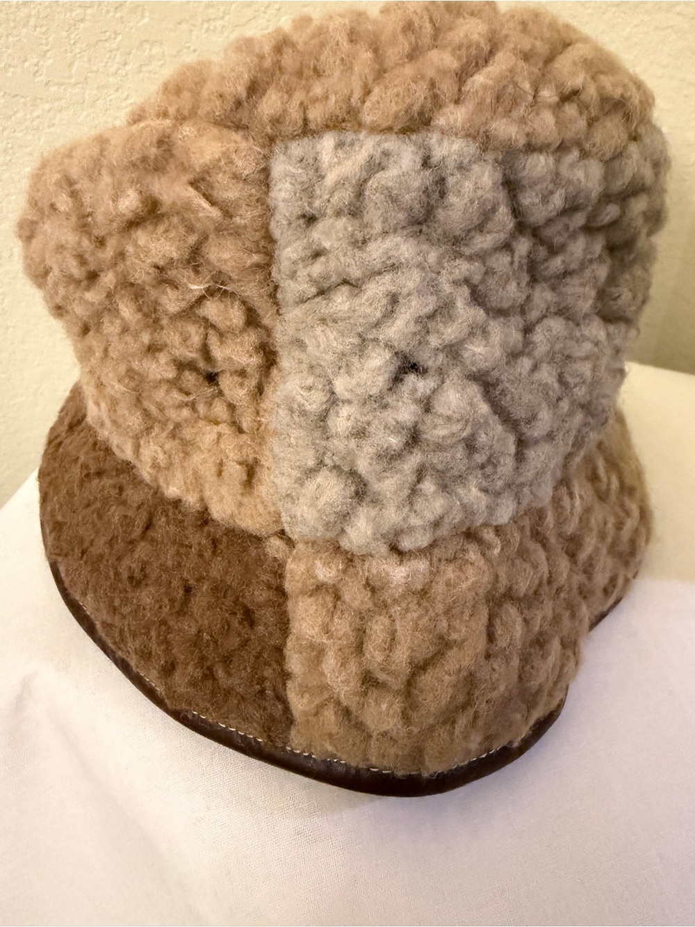 Coach Two-Tone Sherpa Bucket Hat in Beige and Cream - Picture 2 of 3
